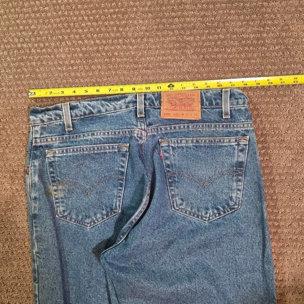 Vintage 90's Made in USA Levi 550 Denim Jeans (36x34)